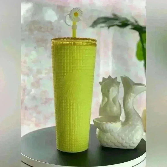 Starbucks Yellow grid 2023 Tumbler with Daisy straw topper - Picture 4 of 14
